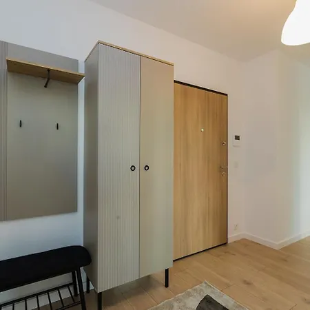 Wlochy Solipska By Comfort דירה