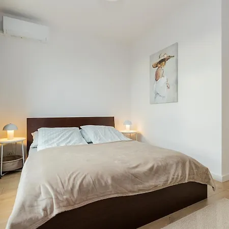 Apartment Wlochy Solipska By Comfort Warsaw